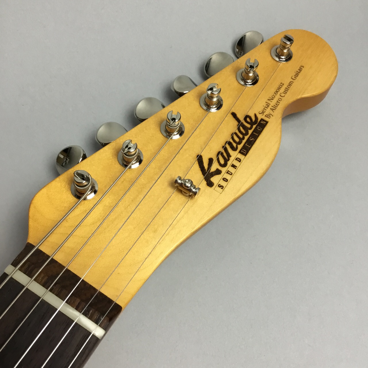 こんにちは、ギター担当の廣田です。滋賀県に拠点を置くギター工房Altero Custom Guitarsがプロデュースするブランド『Kanade SOUND DESIGN』のギターが3本入荷いたしました！半年近く待ちましてやっと来ました！人気のため当店では入荷してすぐに売れちゃうギターなんです！では […]