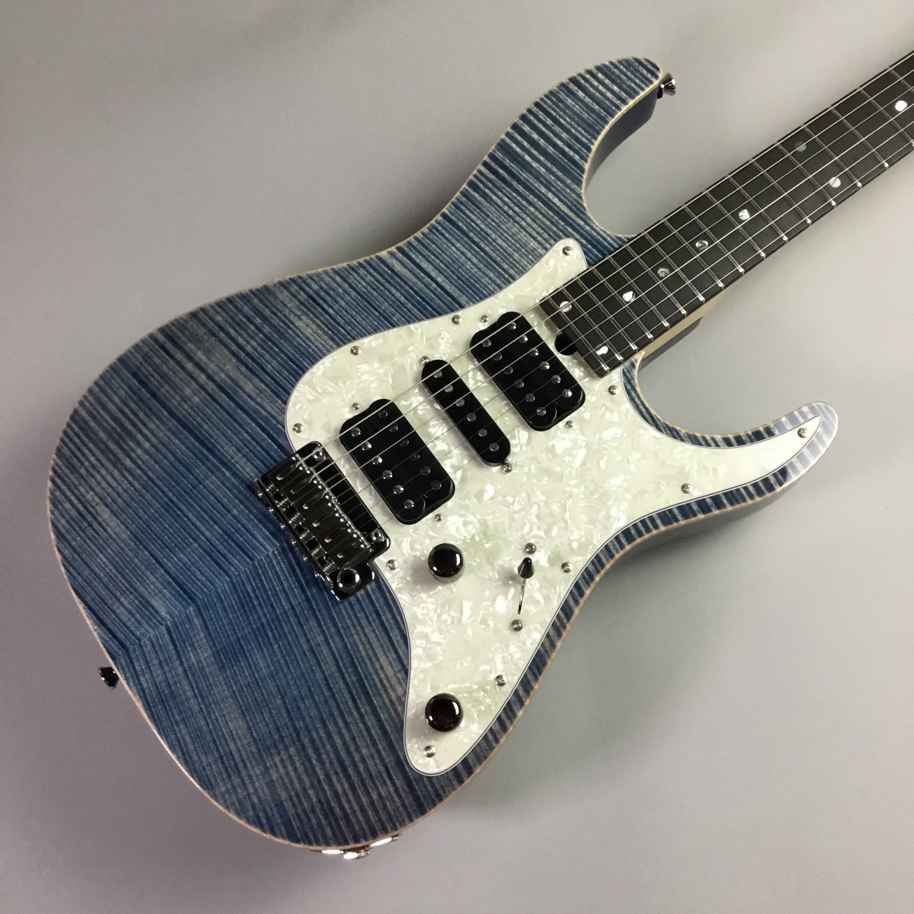 信州産のT'sGuitars　DST-Classic-Pro24入荷しました！ 5Aの極上のフレイムメイプルを使用した豪華なモデルです。また、細部まで演奏性にこだわり仕上げられております。 |*メーカー|*型番|*販売価格(税込)|*詳細| |T's Guitars|DST-Classic-Pro2 […]