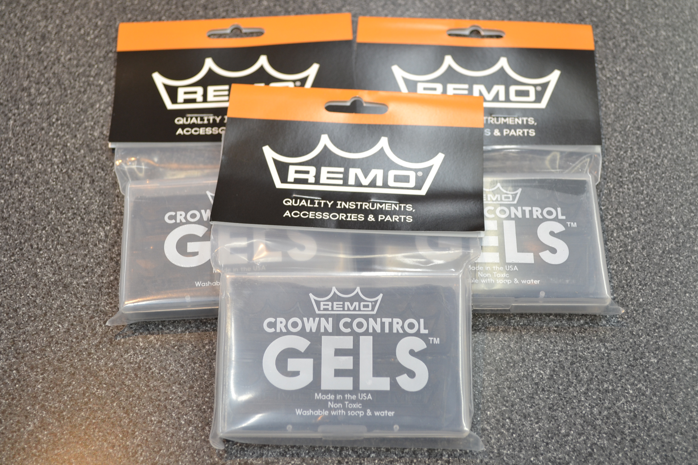 こんにちは！ドラム担当小林です！REMOの新製品のジェルミュート『Crown Control Gels』が入荷しました！ *REMO Crown Control Gels REMOの王冠マーク付きのドラムミュート。ドラムやシンバルをミュートしたり、サスティンをコントロールすることができます。 8個入 […]