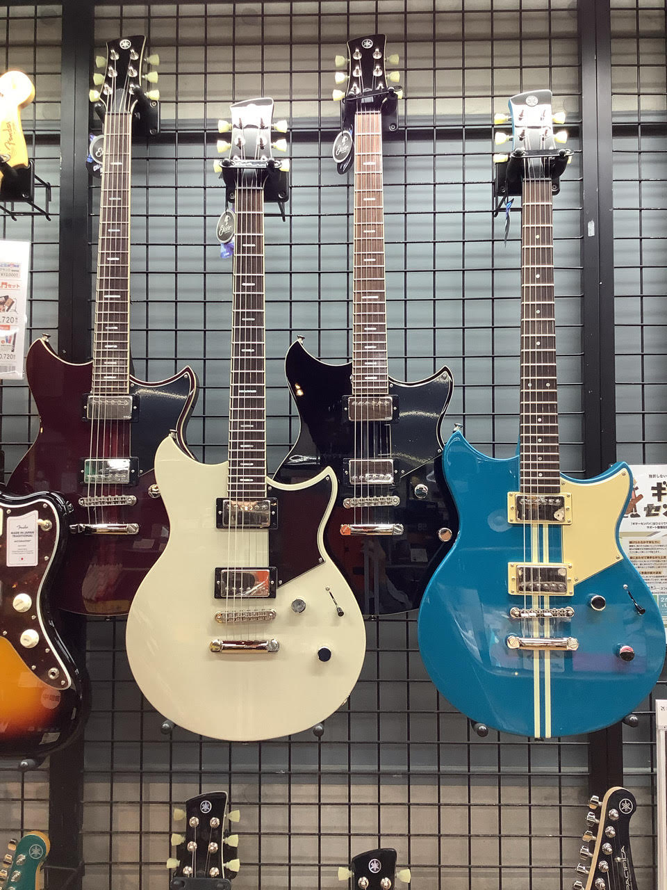 REVSTARは、日本の革新性と伝統的な職人技をバランスよく融合させています。1966年まで遡るヤマハエレクトリックギターの歴史を踏襲しつつ、演奏性・汎用性・音色を追求した現代的な機能を備えています。