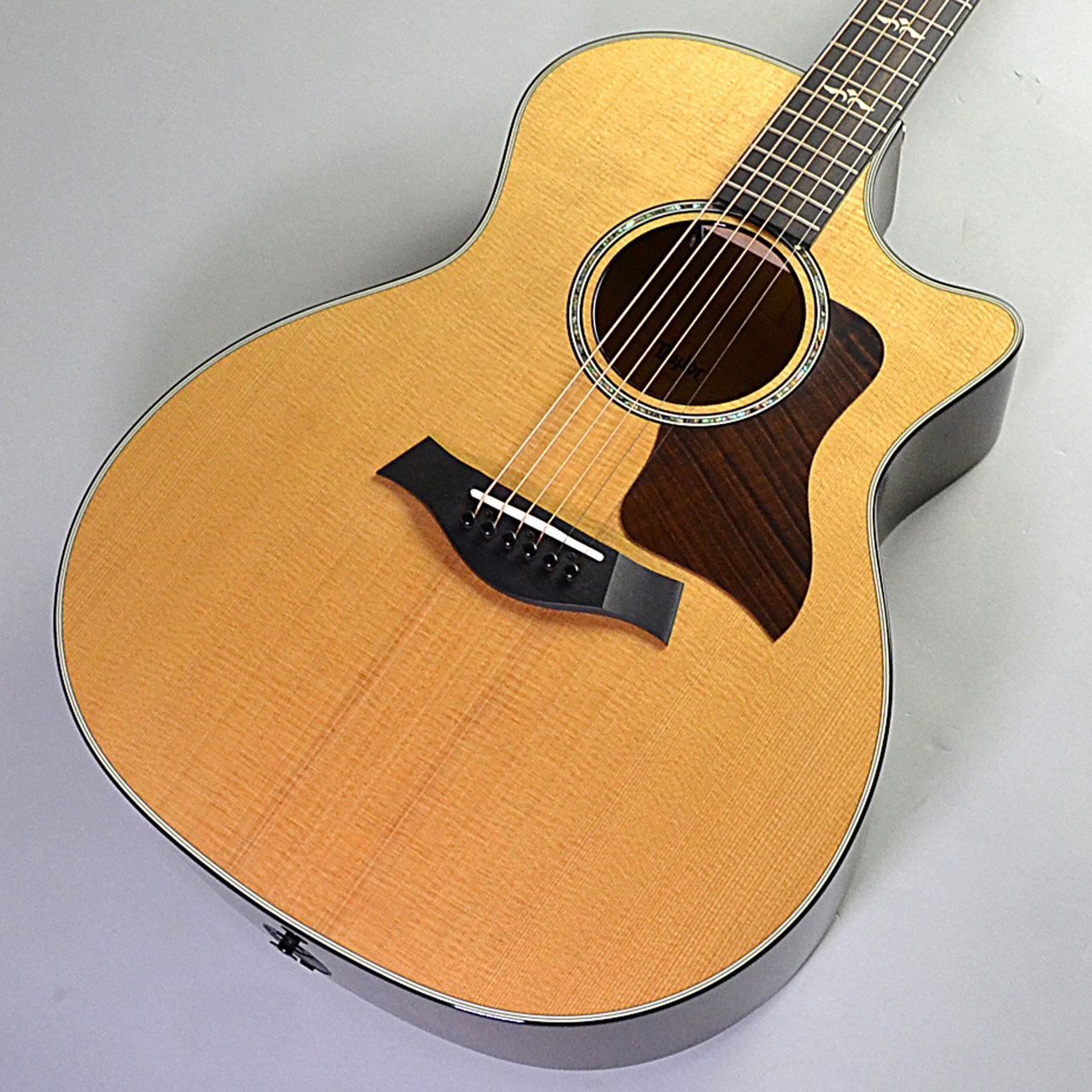 Taylor614ce V-Class Nrwnut