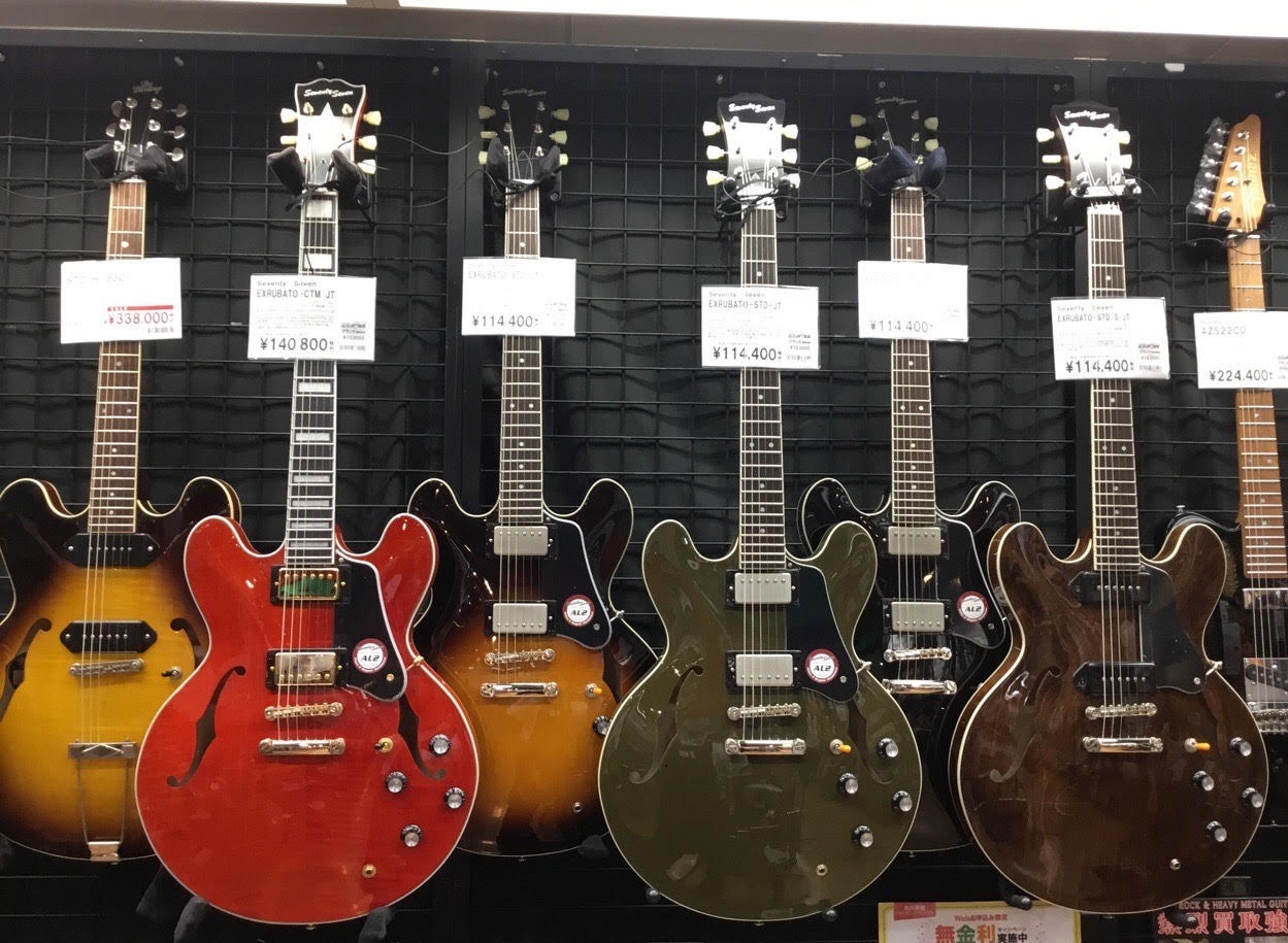 こんにちは、ギター担当の廣田です。『Seventy Seven Guitars』というメーカーのセミアコのフェア開催致します。 確かな造り、サウンドで評価が高く、ジャズモデルラインとして位置づけられております。是非、この機会に店頭でお試し下さい！ また、今ならご購入された方にポロシャツをもらえるキャ […]