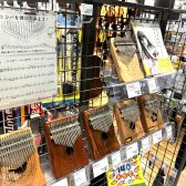 お部屋でのんびり音楽を楽しむ！『親指ピアノ』カリンバ
