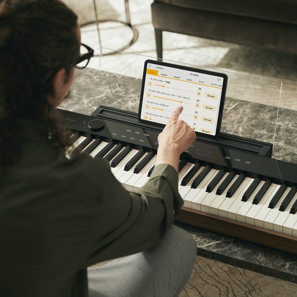 専用アプリを使ってピアノの設定や機能を自由にカスタマイズ