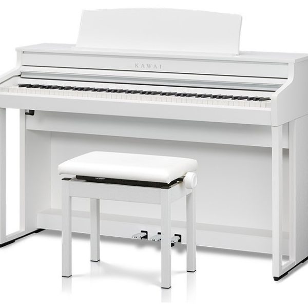 《SCA401》<br />
KAWAI×島村楽器コラボレーションモデル。カワイの木製鍵盤を搭載した電子ピアノ「CA401」をベースに、島村楽器オリジナルとなる専用ピアノ音色『ピアノスタイルコレクション』や専用内蔵曲『リラックスソング集』、専用アプリケーションで利用可能な『コード辞典』など独自の要素を追加しています。<br />
<br />
【3/8～5/6　オリジナルお手入れセット　プレゼント！】<br />
<br />
￥209,000(税込)