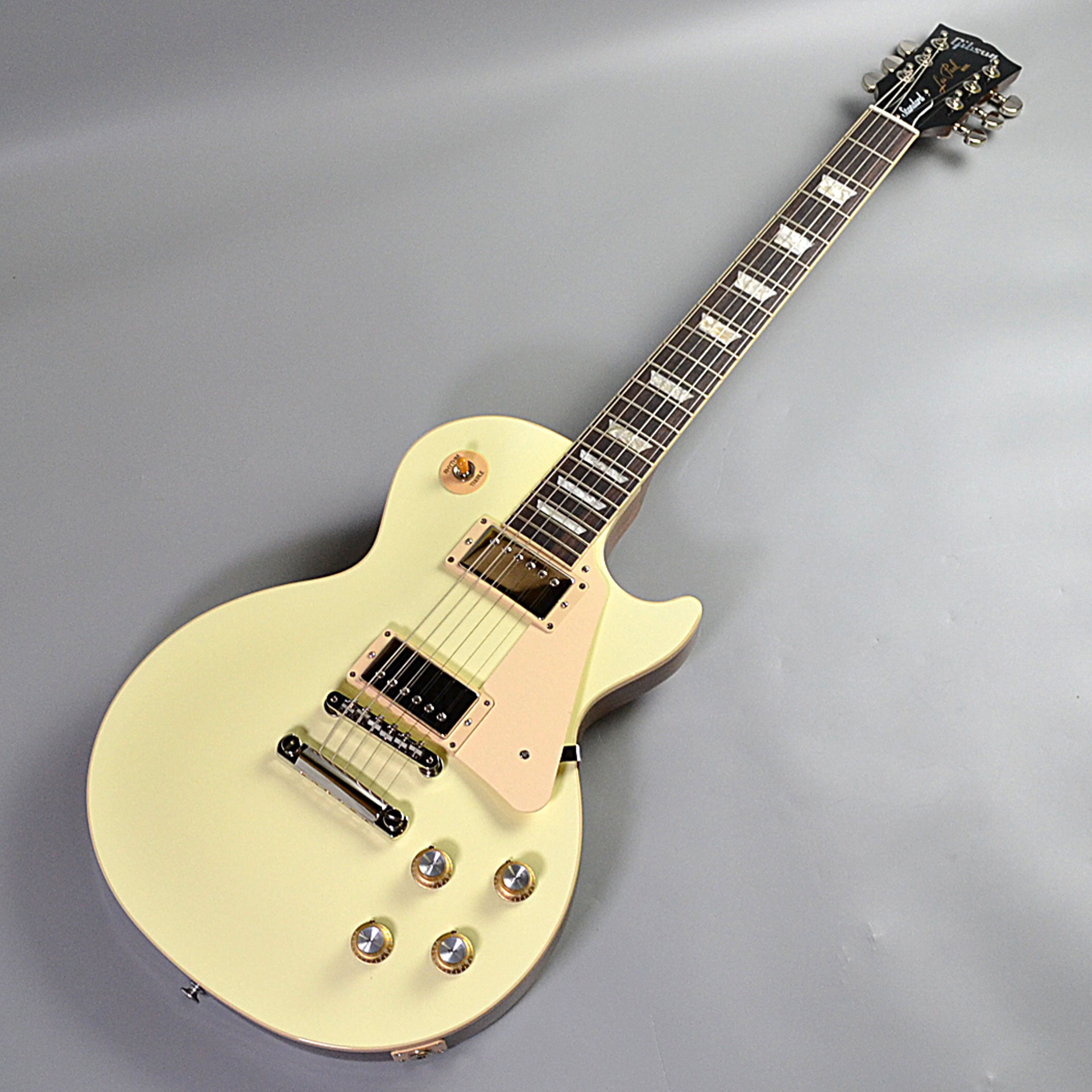 人気のGibson Les Paul Standardのプレーントップが入荷しました。 『レスポール・スタンダード 60s プレーン・トップ』は、ソリッド・マホガニー・ボディにメイプル・ボディを採用。 マホガニー・ボディにプレーン・メイプル・トップ。マホガニー・ネックは60年代スタイルのスリムテーパ […]