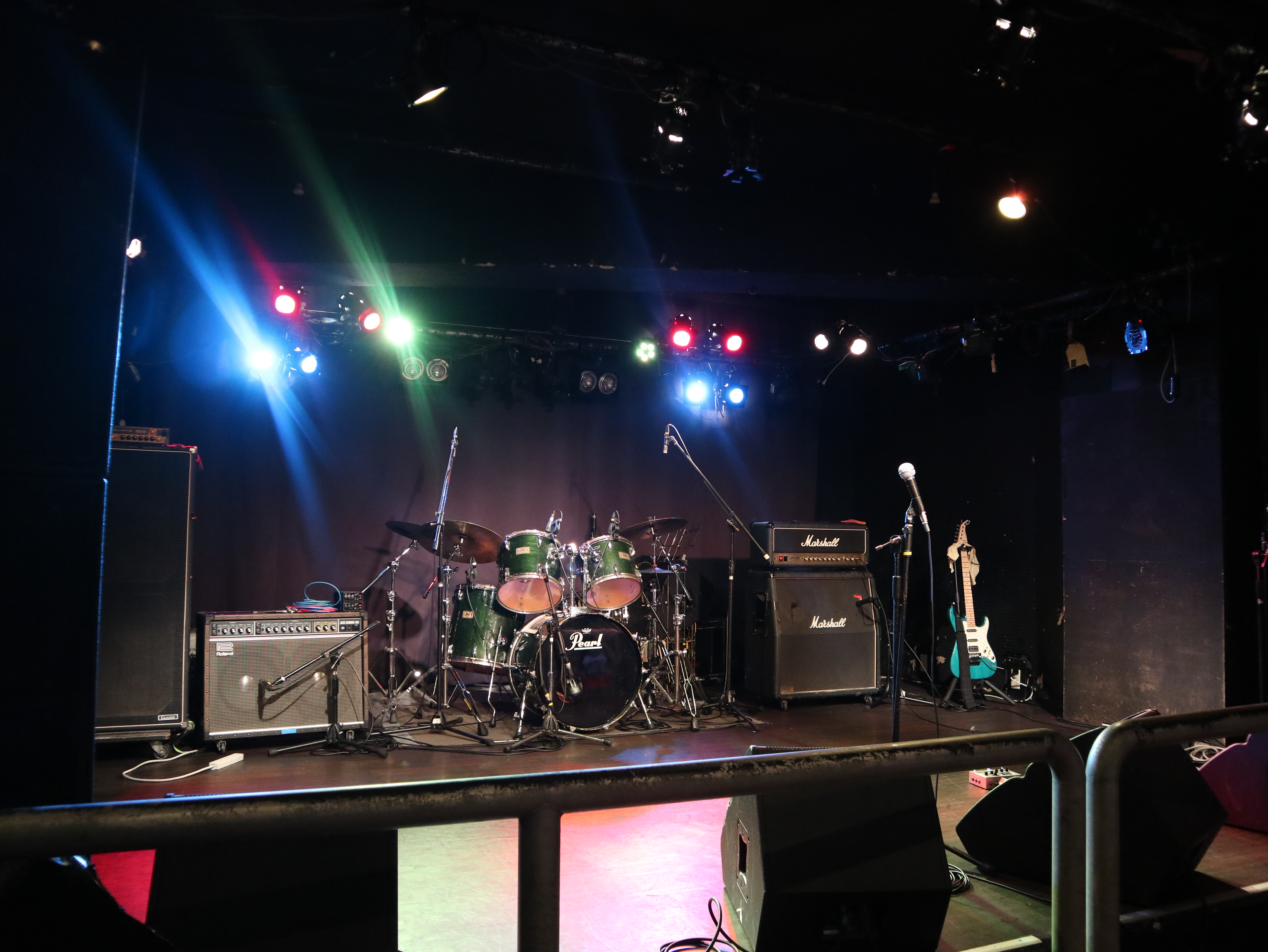 皆さんこんにちは！音楽教室担当の山岸です。8/3（日）に開催した、音楽教室発表会「スクールライブ 2025」の模様をレポートさせていただきます！会場はプロのバンドも出演すると長野で大人気のライブハウス『LIVE HOUSE J』です! 長野店としての最後の発表会となる今回は、ドラム教室、ギター教室か […]