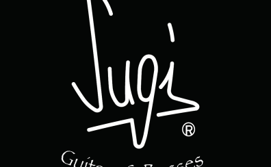 イオンモール須坂店新企画「俺のギター」。スタッフがこだわり抜いてオーダーした「Sugi Guitars」展示中です。