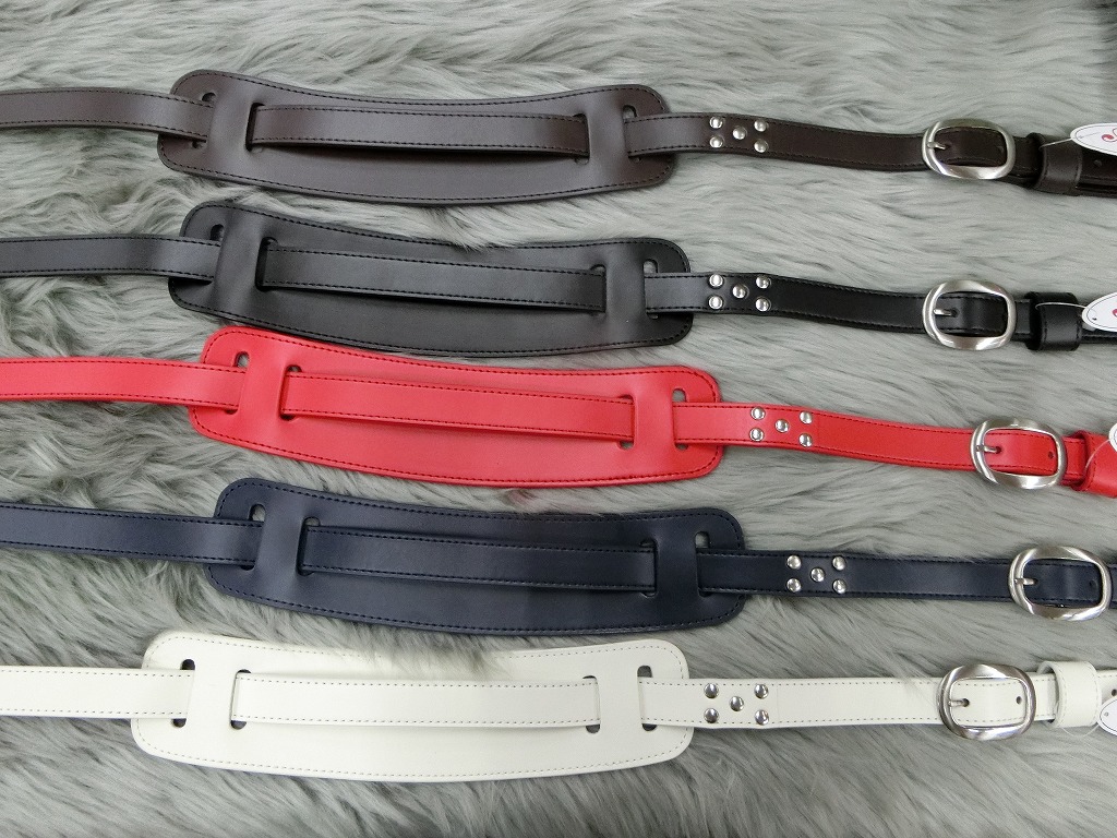 *ARIAギターストラップ入荷しました! ARIAさんのホームページを拝見していたら、とっても良さそうなストラップを発見したので早速入荷しました! **SPS-2000R / ARIA 細身のレザーストラップです。肩当て付き。長さ調整1240～1590mm。カラーはブラウン、ブラック、レッド、ネイビ […]