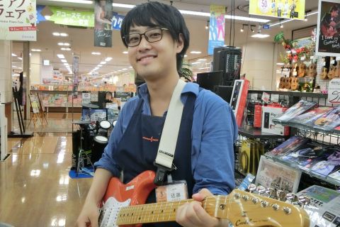 スタッフ写真 ギター 近藤