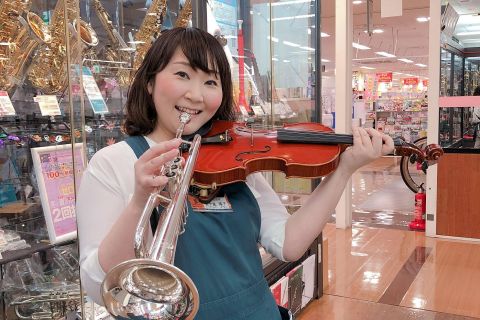 スタッフ写真 管楽器・弦楽器シニアアドバイザー 五十嵐 陽子