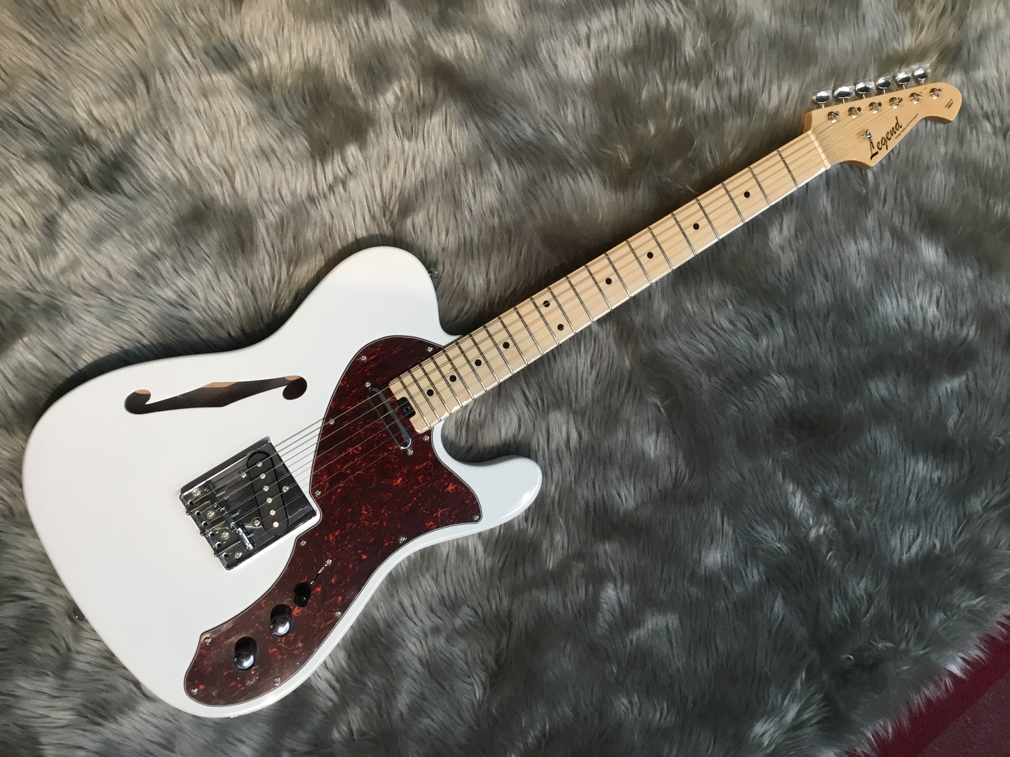 お手頃価格で入門用ギターの大定番 Legend LTE-69TL ホワイト タイプ ギター レジェンド シンライン Pickguard エレキ