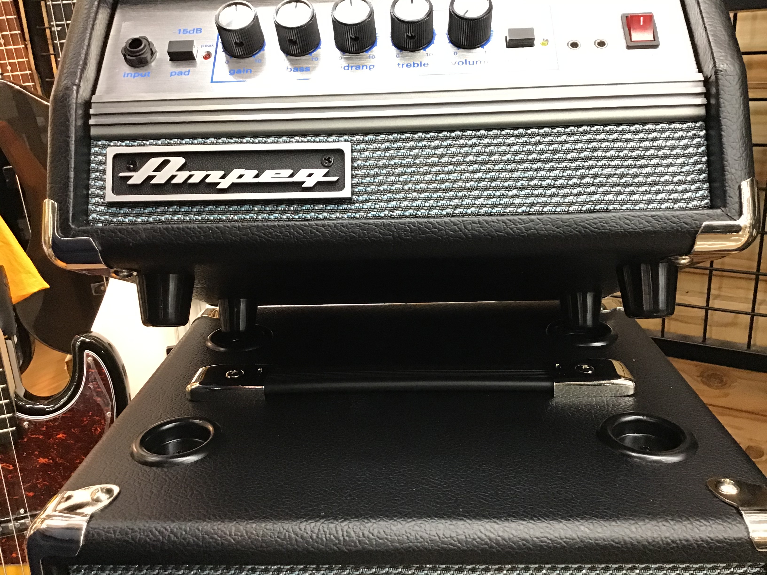 AMPEG ( アンペグ ) MICRO-VR HEAD ベース用アンプヘッド 送料