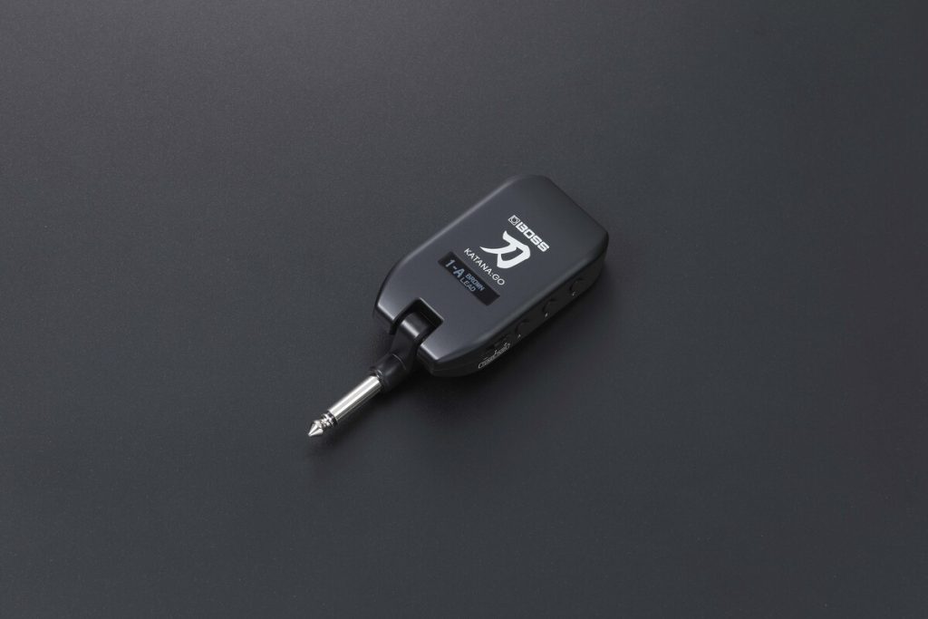 KATANA:GOがデザイン一新して新登場！ おっ！BOSSから「KATANA:GO」が新デザインで戻ってきましたよ！これ、手のひらサイズなのにめちゃくちゃすごいんです。10種類のギターアンプと、なんと60種類以上のエフェクトを詰め込んだパーソナルヘッドホンアンプです。 しかも、BOSSの独自技術「 […]