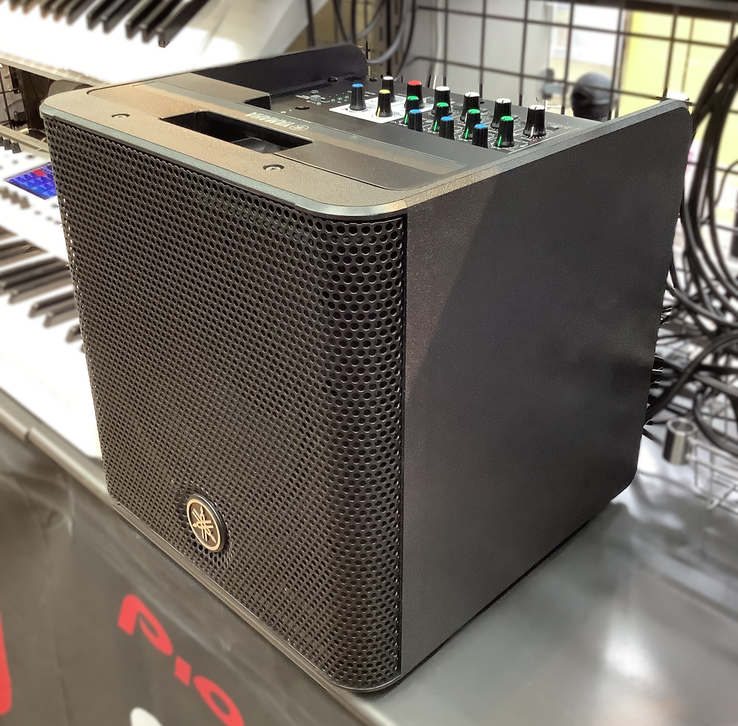 200W ポータブルPAスピーカーYAMAHA STAGEPAS200BTR