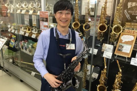 スタッフ写真 店長 村上
