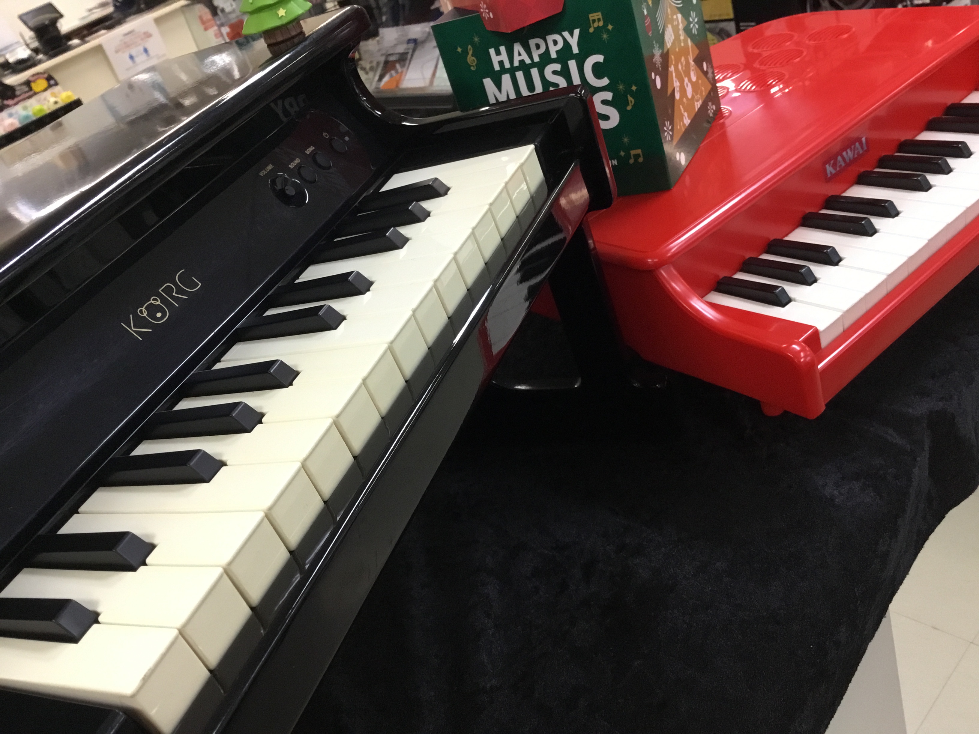 今回はお子様へのおすすめクリスマスプレゼントとしてミニピアノを紹介いたします❕ CONTENTSKAWAI　ミニピアノP-25 1183（ポピーレッド）/1185（ミントブルー）KORG　tinyPIANO（ブラック、レッド、ホワイト、ピンク）お問合せKAWAI　ミニピアノP-25 1183（ポピー […]