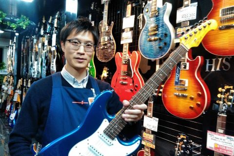 スタッフ写真 店長 村上