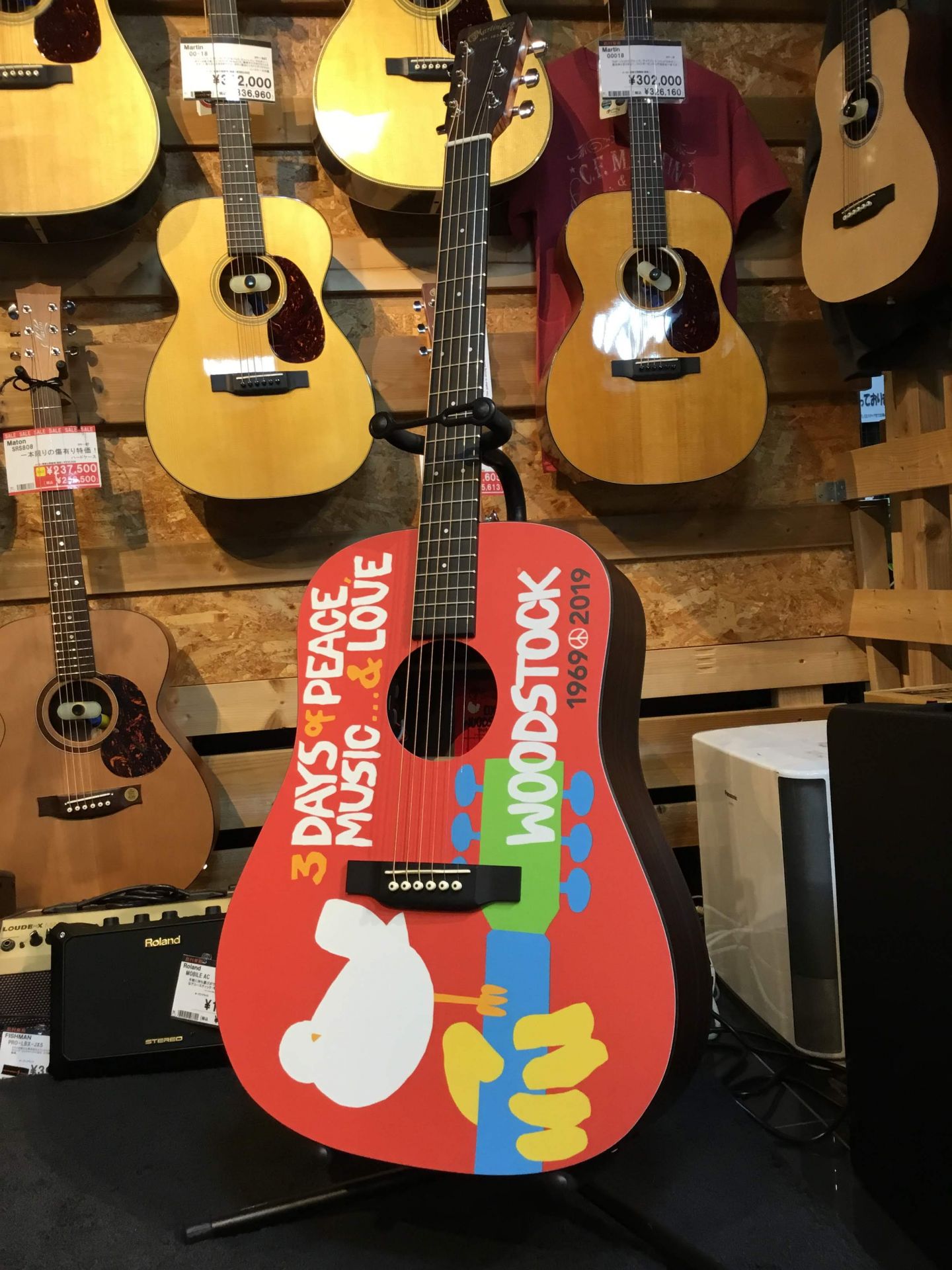 *限定生産の記念モデル！ Martinの新製品「DX Woodstock 50th」が当店にも入荷しました！ 店頭では実際にお試しいただけます。 ぜひお気軽にご来店ください！ |*ブランド|*型名|*定価(税込)|*販売価格(税込)| |Martin|DX Woodstock 50th|￥140,4 […]