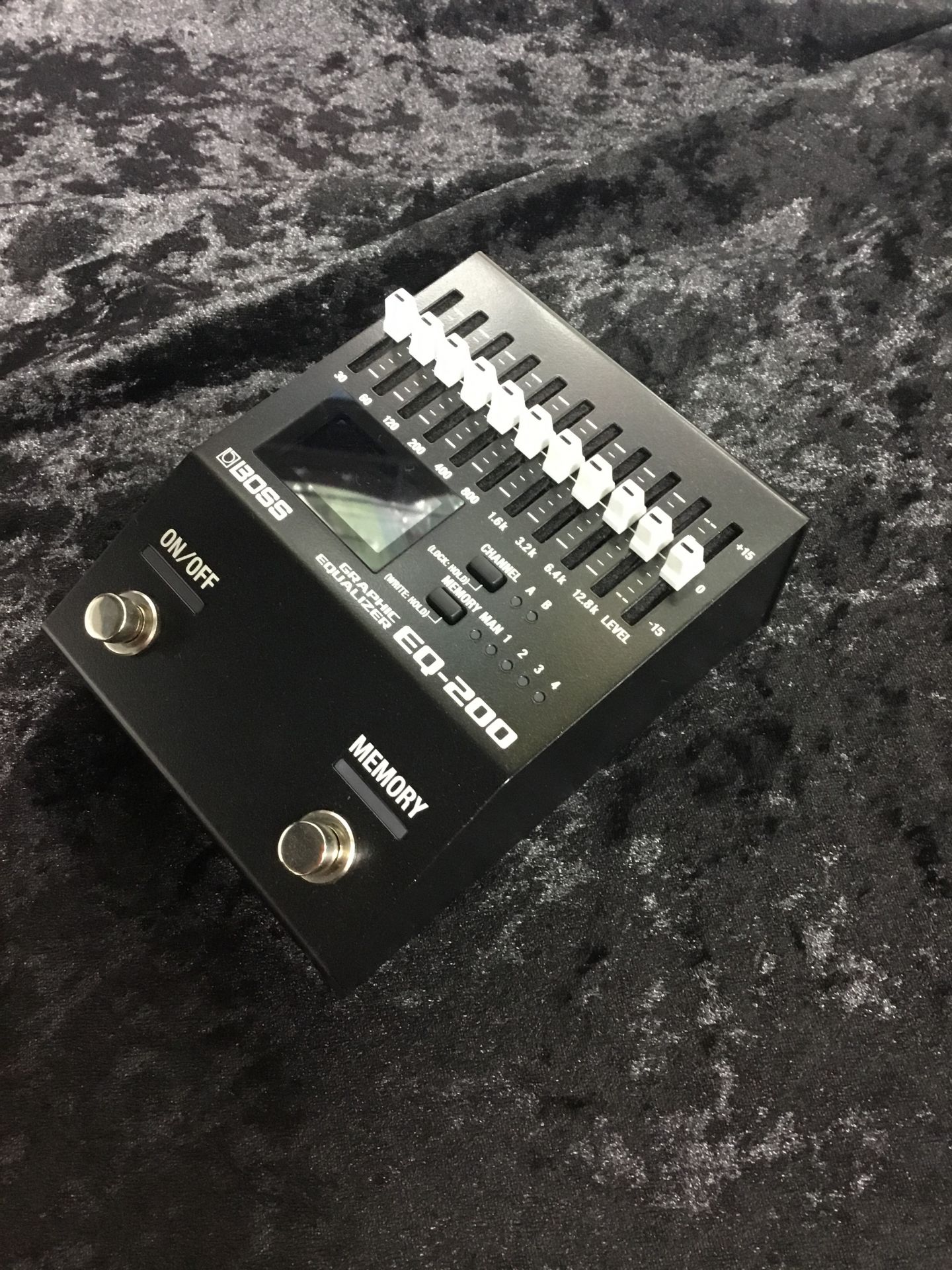 BOSS EQ-200入荷しました！