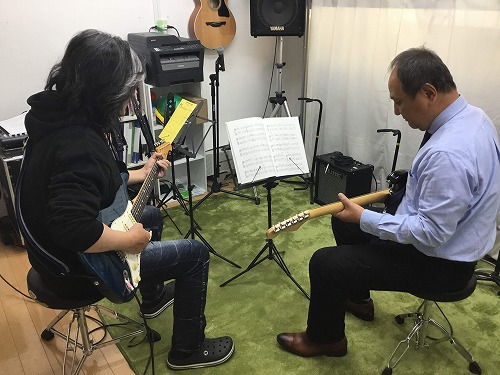 こんにちは！長崎浜町店スタッフの蒲原です！]]『音楽教室かわら版』では、イベントのこと、生徒さんのこと、先生のこと、スタッフのこと......島村楽器 長崎浜町店の音楽教室にまつわるすべての情報を発信して参ります！]]今回は、[!!生徒様の楽器を始めたきっかけ!!]聞いてみました！ ===z===  […]