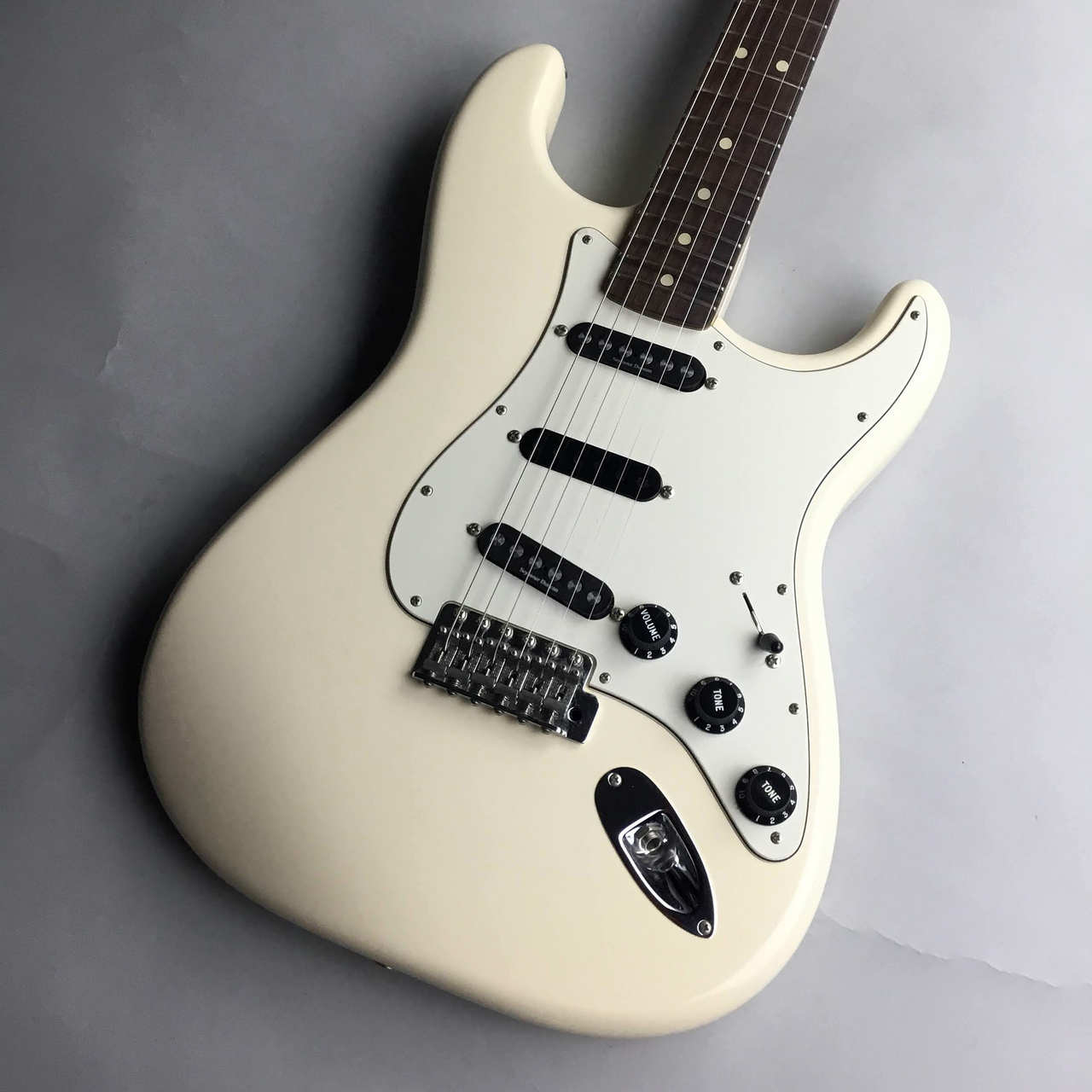 *希少なメキシコ製”リッチー・ブラックモア”シグネイチャーモデル！ **商品概要 リッチーストラトがFENDER MEXICOから待望の復活！70年代後半にリッチー・ブラックモアが愛用し、ファンの間でも根強い人気を誇るラージヘッド、スキャロップ・フィンガーボード、オリンピックホワイトとロックな仕様！ […]