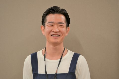 スタッフ写真 世田