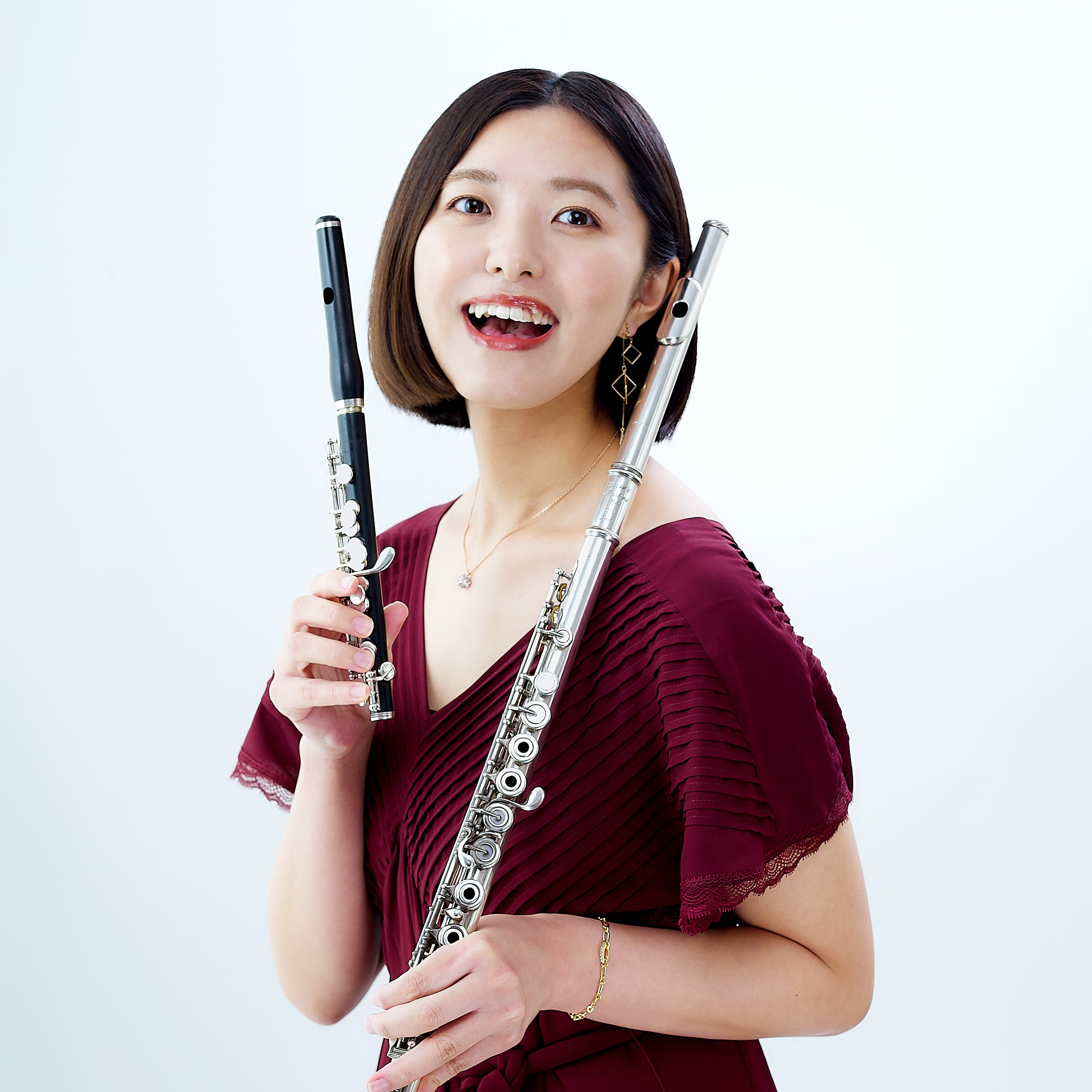 CONTENTSプロフィール大林先生にインタビュー！お問い合わせプロフィール 大林先生にインタビュー！ 【フルート科大林清香先生ってどんな人？“究極の2択”から読み解く、人生観とレッスン観】大林先生にインタビューをしてみました！ お問い合わせ