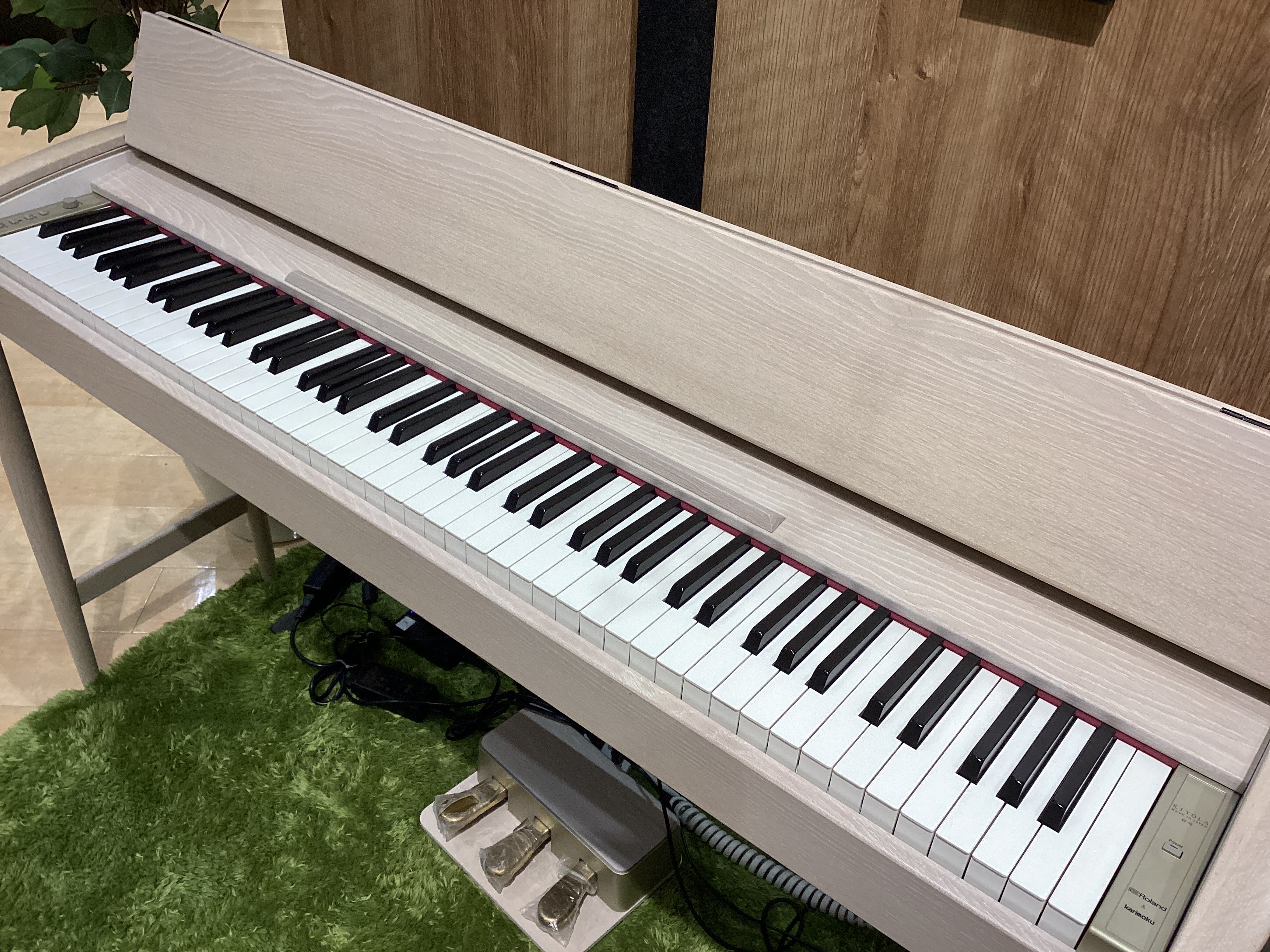 電子ピアノ(木材✕樹脂ハイブリッド鍵盤)KF-10