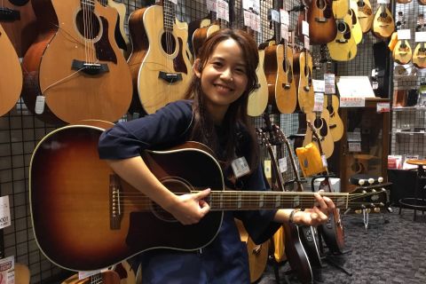 スタッフ写真 アコースティックギター・ウクレレ・ギターアクセサリー・OPEN MIC CLUB 田中