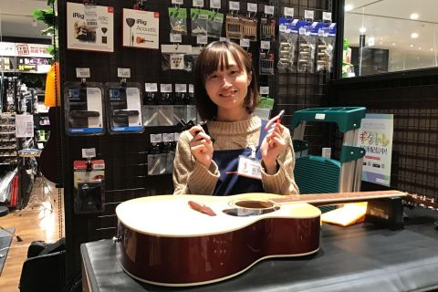 スタッフ写真 ギター&ベースの簡易メンテナンス 舩坂