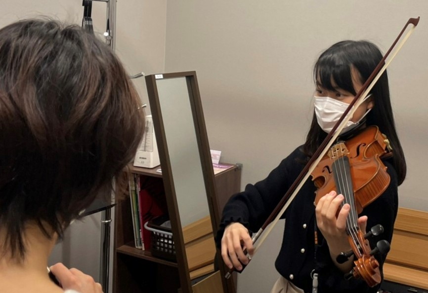 *スタッフが体験レッスンを受けてみた！ こんにちは！]]名古屋mozoオーパ店[https://www.shimamura.co.jp/shop/nagoya-mozo/product/20210413/3684:title=ヴァイオリンインストラクターの久永]です。 今回は、 [!!・ヴァイオリン […]