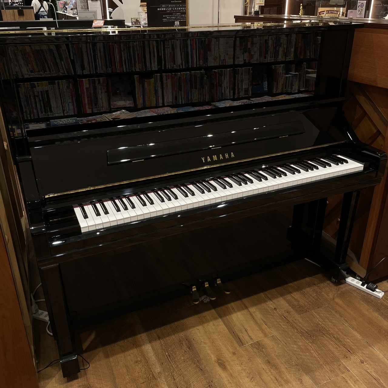 YAMAHA：中古アップライトピアノYU33