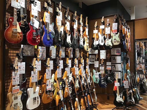 こんにちは！中古担当の岩永です！ 5月27日地点でお店に展示してある中古商品をご案内いたします！ ※すでに売却済の商品もございます、予めご了承下さい。 CONTENTSアコースティックギター/クラシックギターエレキギターエレキベースアンプエフェクター中古商品に関するお問い合わせアコースティックギター […]