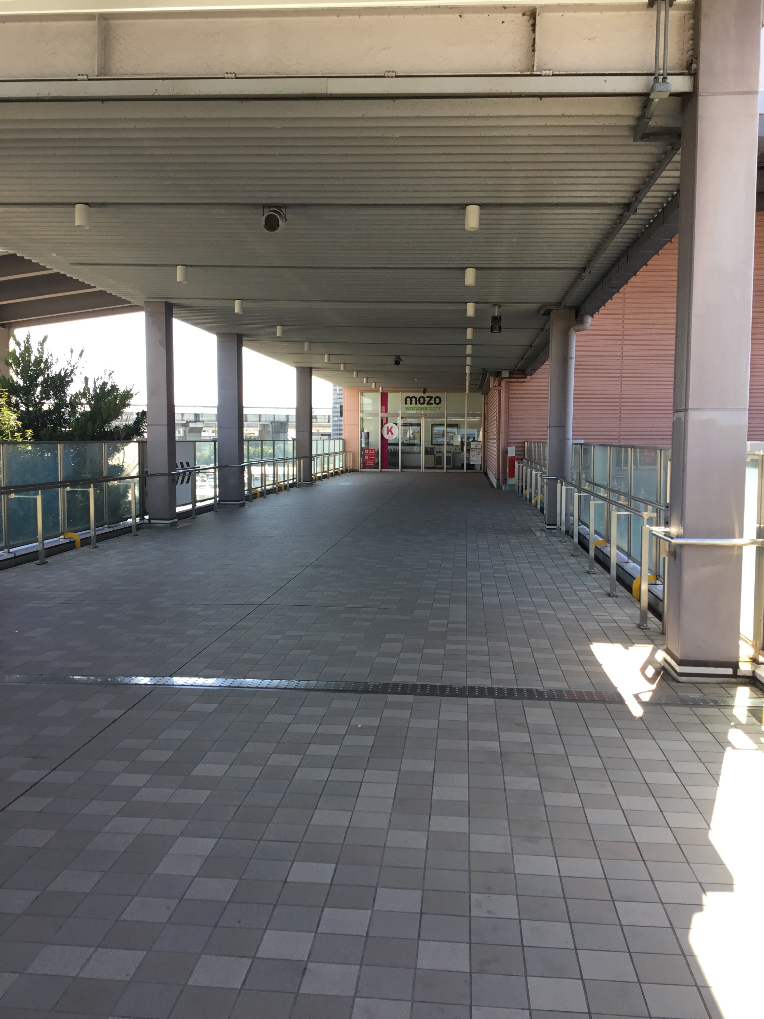 mozoに到着しても、建物自体が広く中に入ってからけっこう迷ってしまう・・・。そんな方もこれを見ればバッチリ！ mozoワンダーシティに入ってから島村楽器までの行き方をご案内いたします。 シネマブリッジ（連絡橋）を渡ります。 施設内に入ると、2手に分かれます。どちらからでも行けますが、こちらの方が速 […]