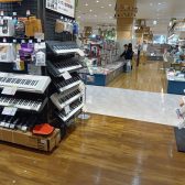 ポータブルキーボード人気機種 多数展示しております♪
