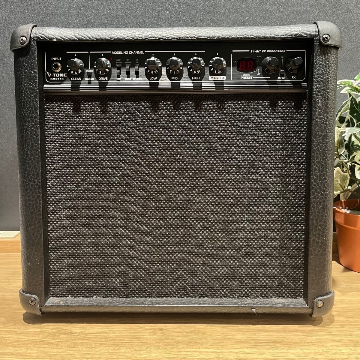 BehringerGMX110 V-Tone