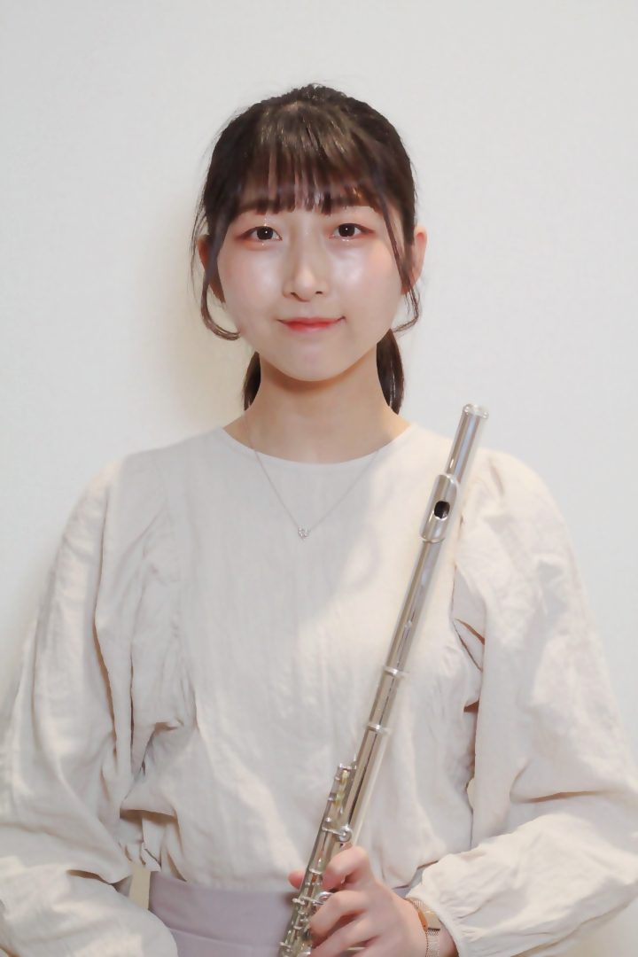 フルートインストラクター藤井 智萌(ふじい ちほ)