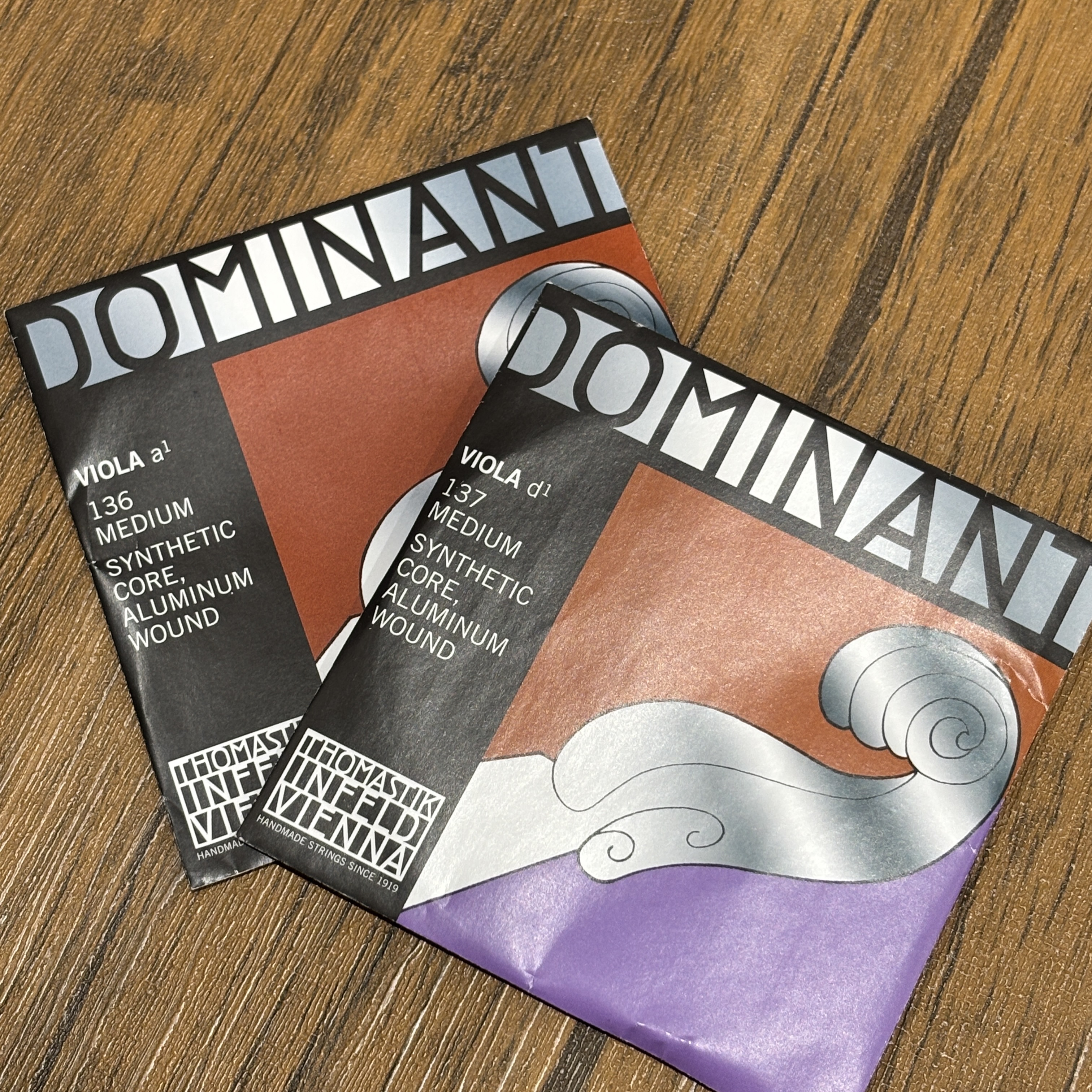 THOMASTIK(トマスティーク）DOMINANT（ドミナント）