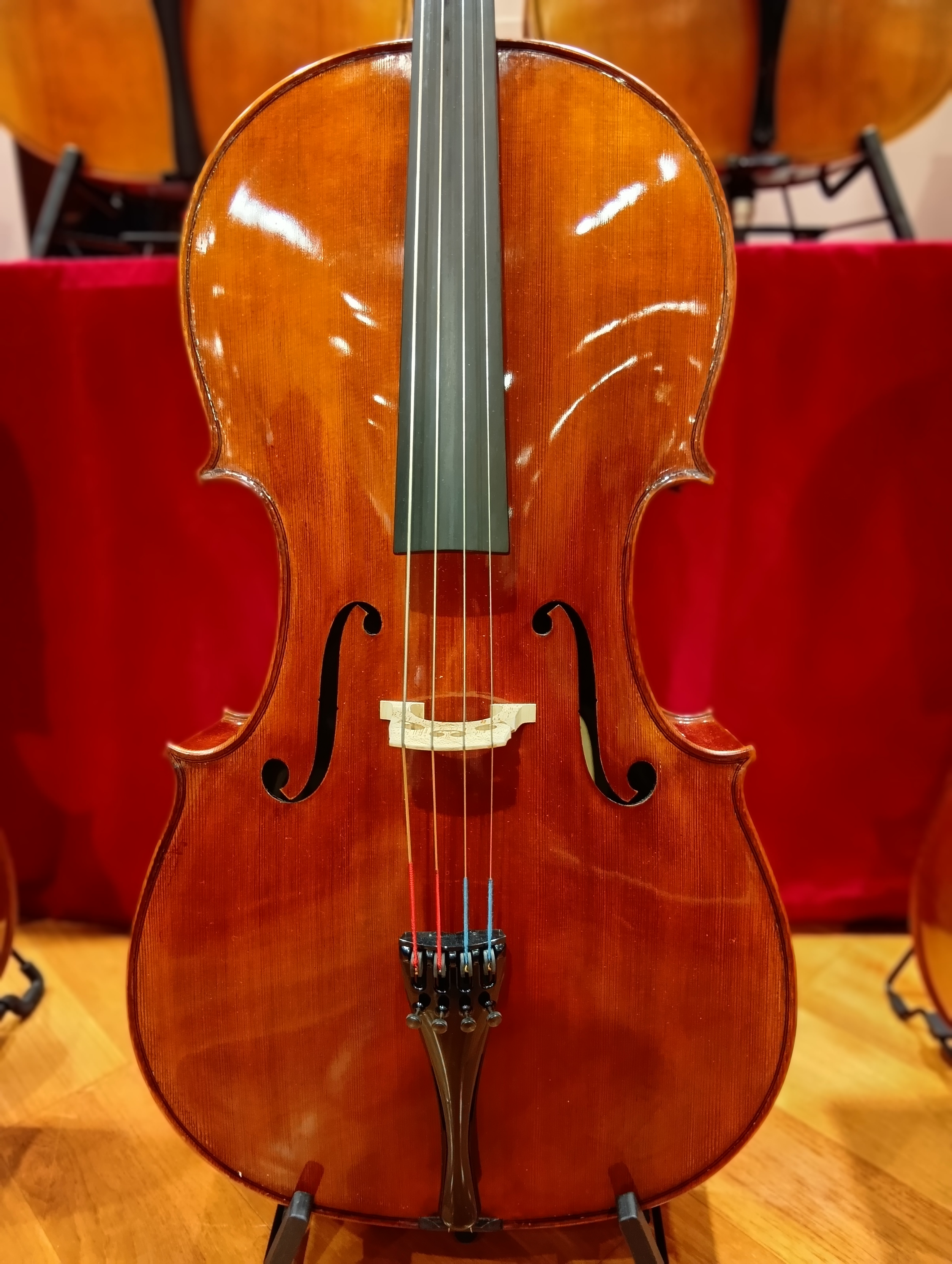 Balazs Akos　ハンガリーAkos Cello Bronze series