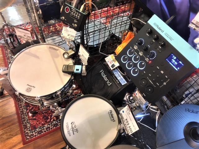 皆様こんにちは！ Roland PlanetスタッフのドクターTこと栃木です。 **DRUMS SHOW 2020にてハイブリッドドラム体験実施しておりました！！ （終了いたしました。沢山のご参加ありがとうございました。） DRUMS SHOWでセッティングした、アコースティックドラムとTM-6 P […]