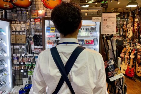 スタッフ写真 ギターアクセサリー 濵嶋