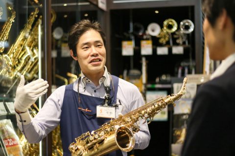 スタッフ写真 管楽器(島村楽器管楽器シニアアドバイザー)、弦楽器、ナゴパルウインドアンサンブル運営・指揮 宇野 雄一