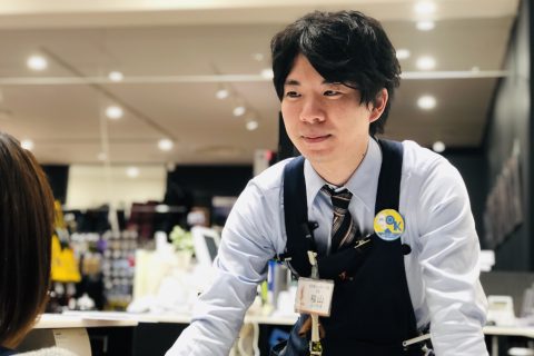 スタッフ写真 店長 福山 響