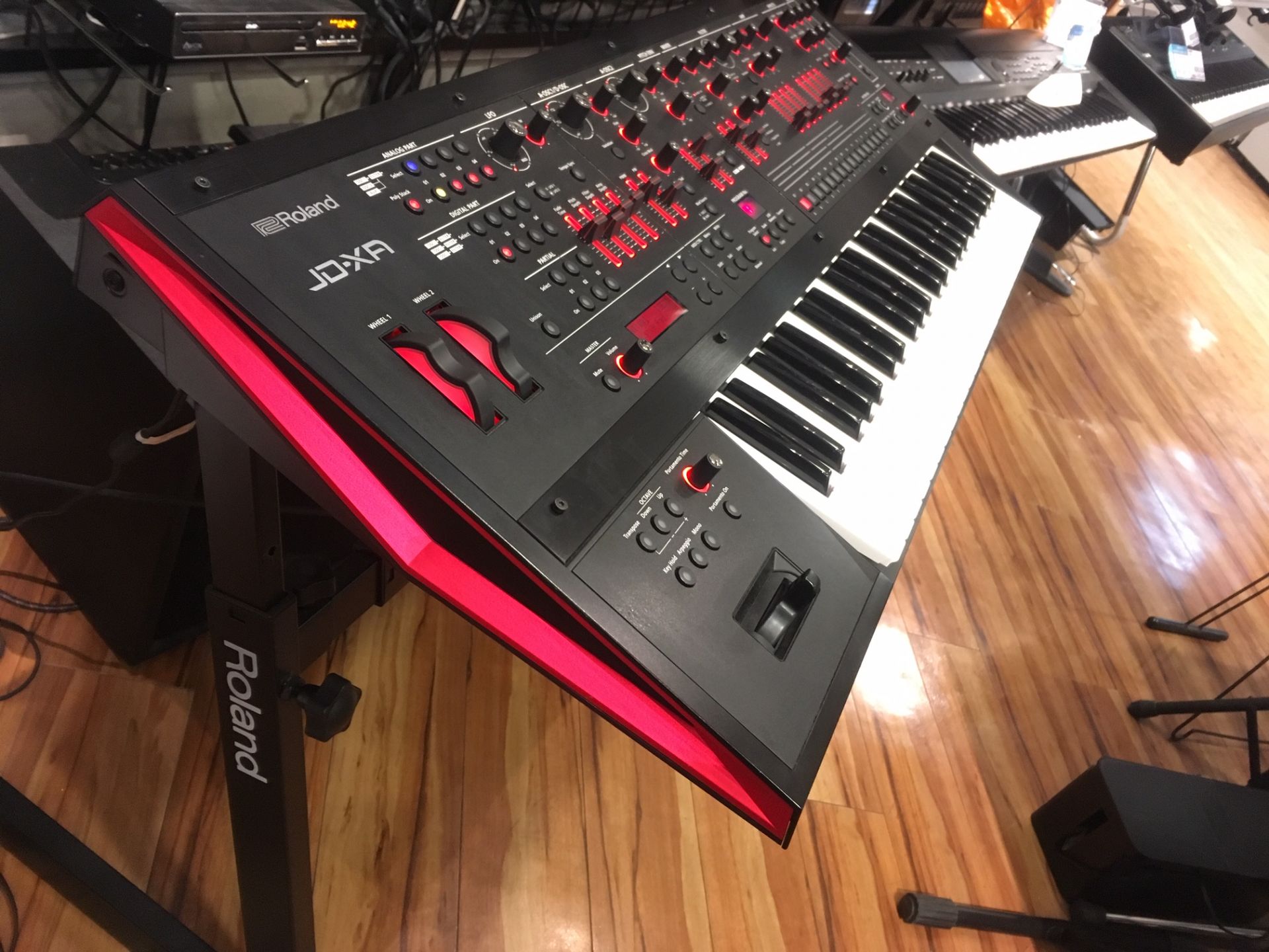 キーボーディストが2台目に持ちたいシンセとは？アナログ系シンセサイザー編～Roland JD-XA～