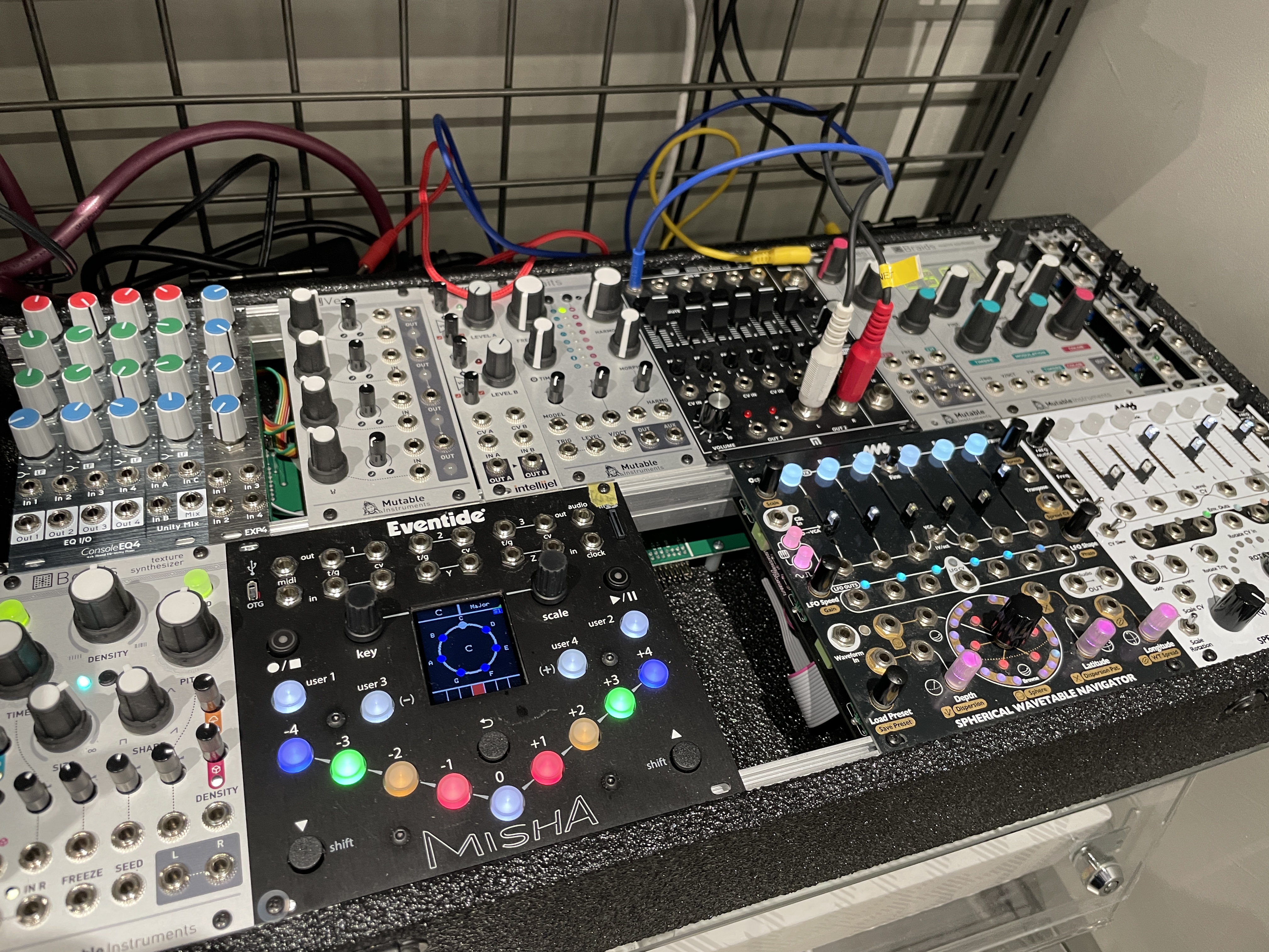 ユーロラック4 + 1 mixer something modular モジュラーシンセ