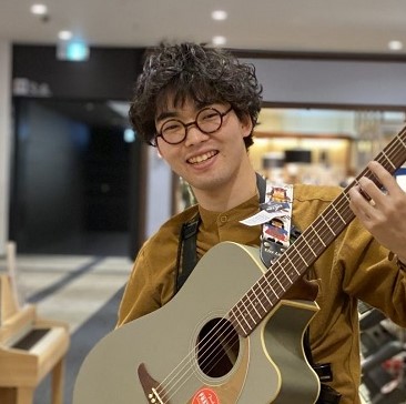 副店長・ベース東(ひがし)