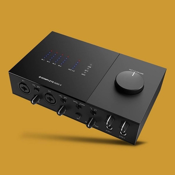 オーディオインターフェイスKOMPLETE Audio 6 MK2