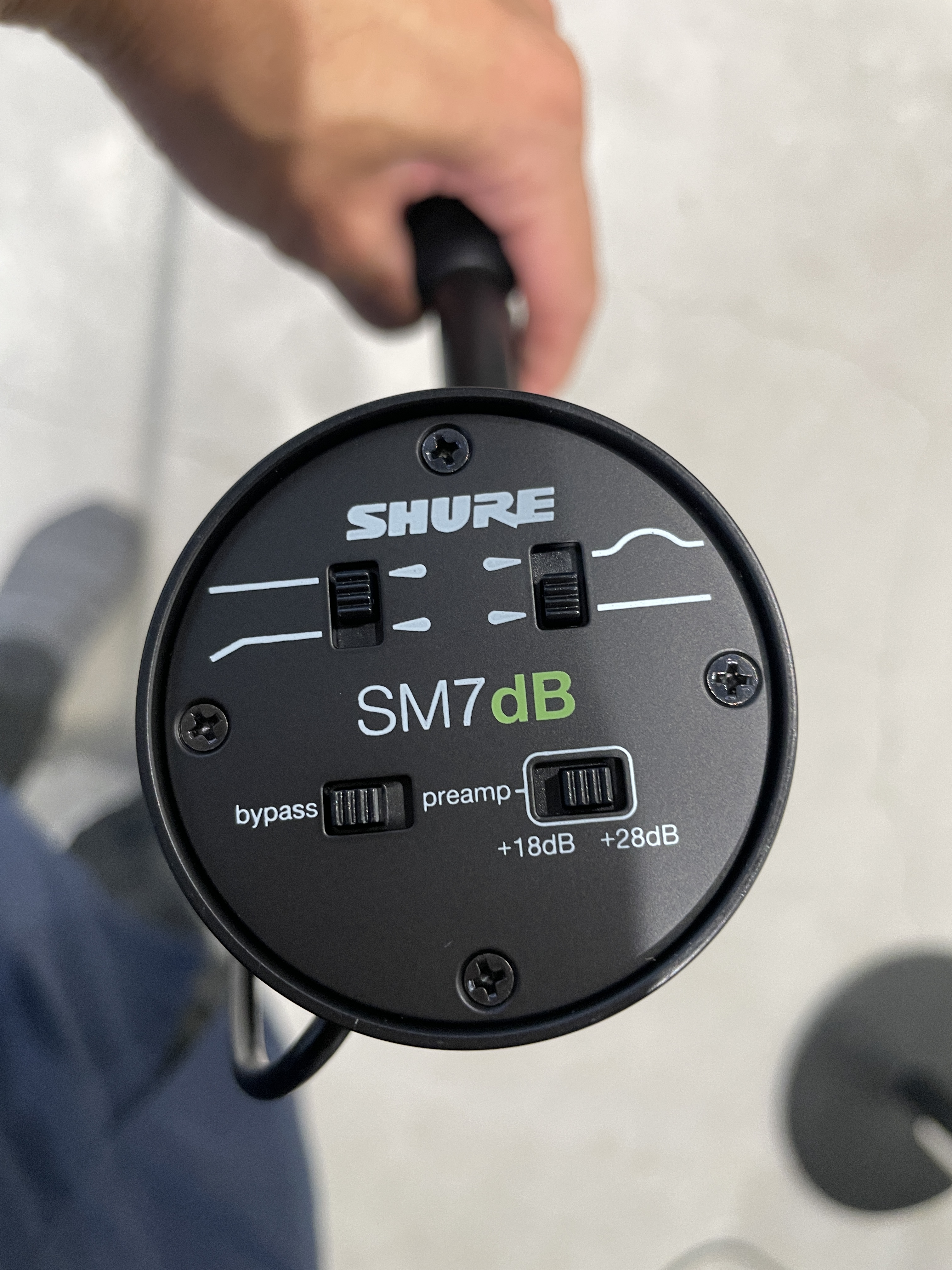 簡易レビュー】Shure SM7dB登場！人気配信マイクSM7Bに