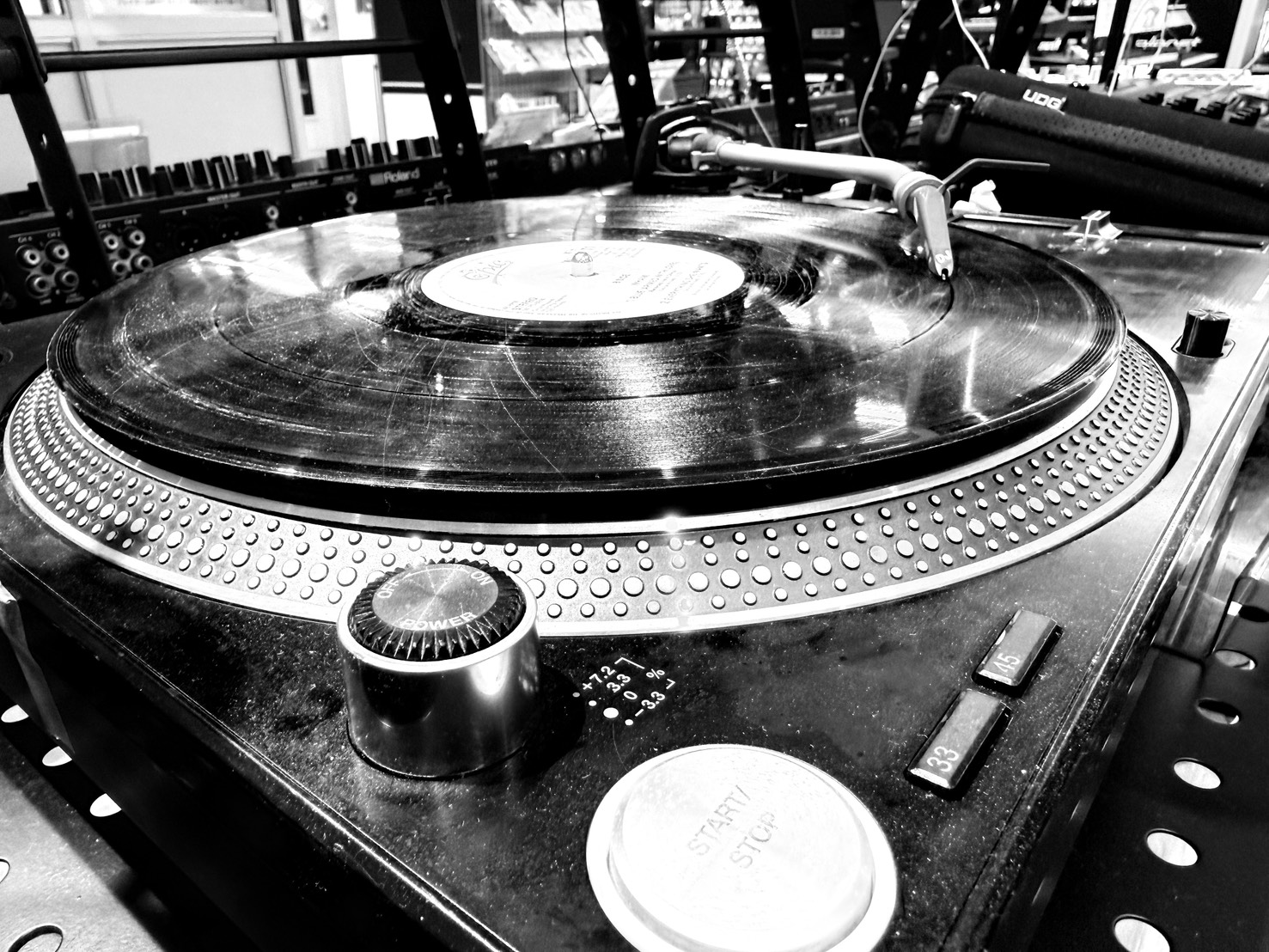 みなさんこんにちは！島村楽器名古屋パルコ店　DJ担当淺井です！本日は島村楽器名古屋パルコ店、大高店合同で開催させていただくDJイベントについてご案内いたします！ CONTENTSアナログDJとは？合同サークルイベント！お申込みお問い合わせ、詳細アナログDJとは？ アナログDJとは、レコード（アナログ […]